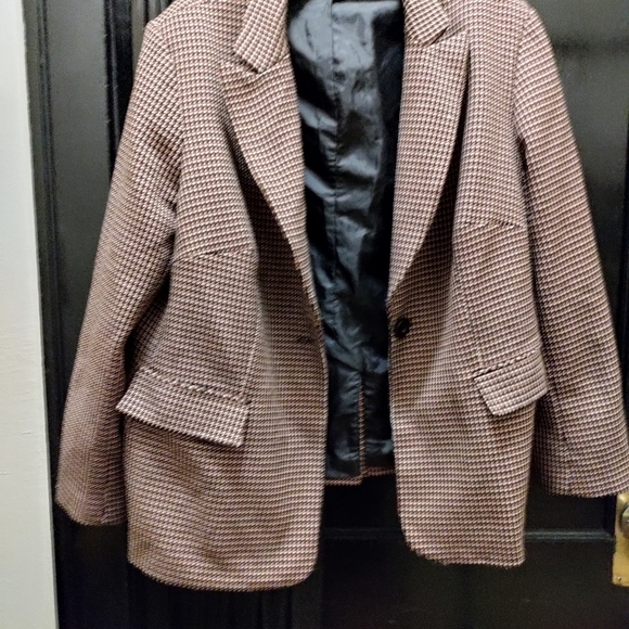Blazer - Picture 3 of 3